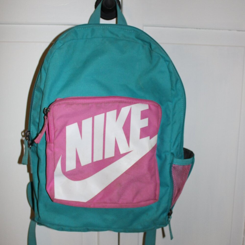 Nike Backpack - Picture 1 of 3
